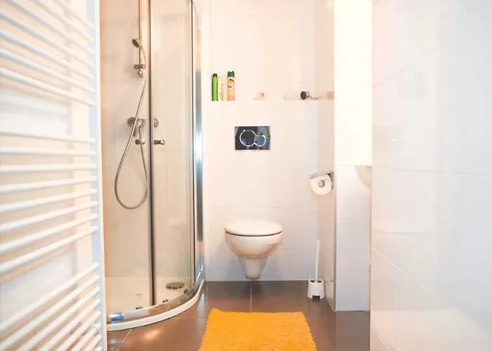 Yellow Apartment Flora Appartement