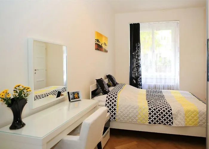 Appartement Yellow Apartment Flora Praag